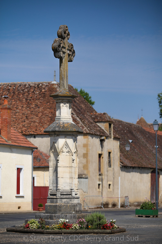 Ainay-le-Vieil-5